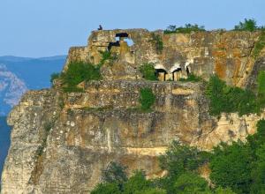 Пещерный город-крепость Мунгуп-Кале